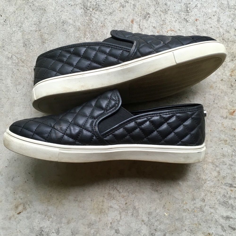 Steve Madden ECENTRCQ quilted leather slip ons